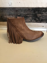 Load image into Gallery viewer, CORRAL CIRCLE G distressed honey fringe bootie
